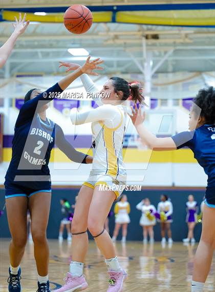 Thumbnail 1 in Bishop Grimes vs Christian Brothers Academy photogallery.
