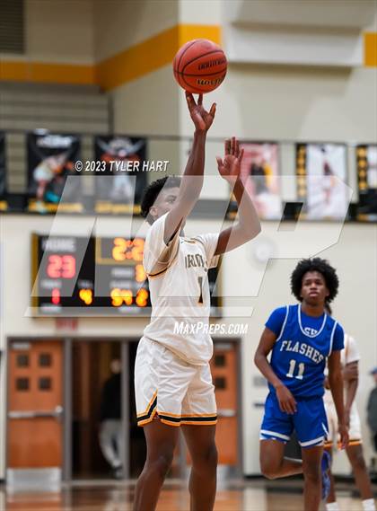 Thumbnail 3 in Franklin Central @ Avon photogallery.