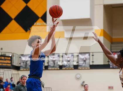 Thumbnail 3 in Franklin Central @ Avon photogallery.