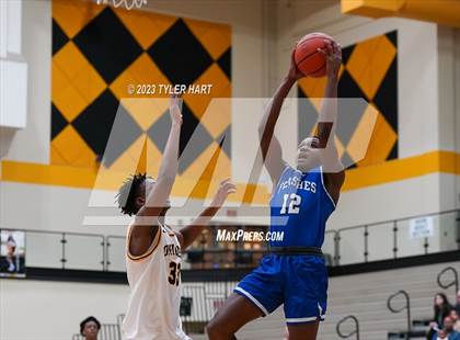 Thumbnail 3 in Franklin Central @ Avon photogallery.