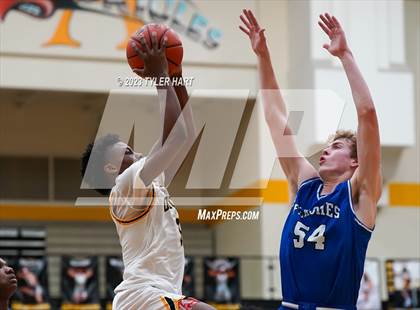 Thumbnail 3 in Franklin Central @ Avon photogallery.