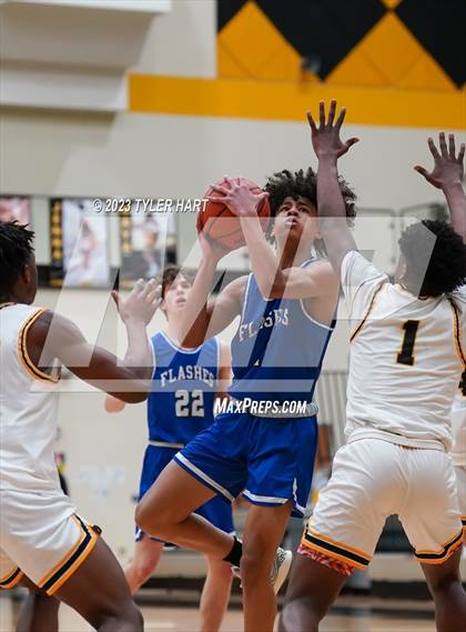 Thumbnail 3 in Franklin Central @ Avon photogallery.