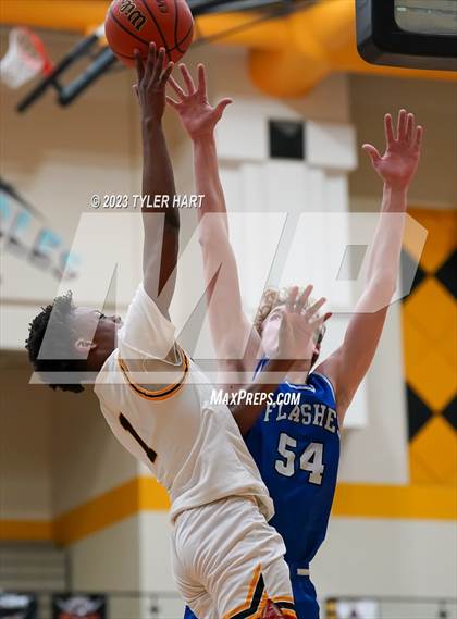 Thumbnail 3 in Franklin Central @ Avon photogallery.