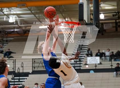 Thumbnail 2 in Franklin Central @ Avon photogallery.