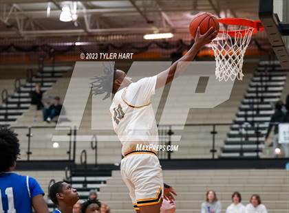 Thumbnail 3 in Franklin Central @ Avon photogallery.