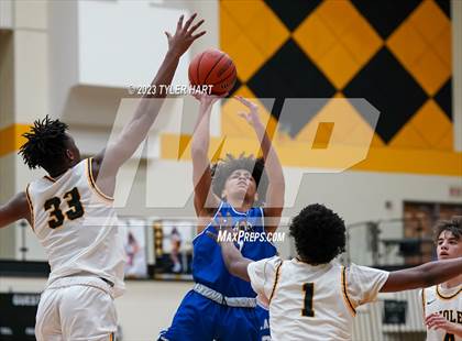Thumbnail 1 in Franklin Central @ Avon photogallery.