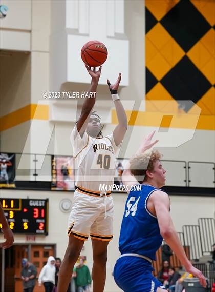 Thumbnail 3 in Franklin Central @ Avon photogallery.