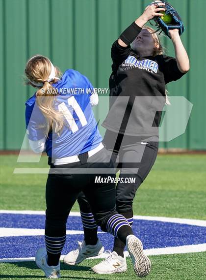 Thumbnail 2 in North Forney vs Midlothian (Midlothian Tournament) photogallery.