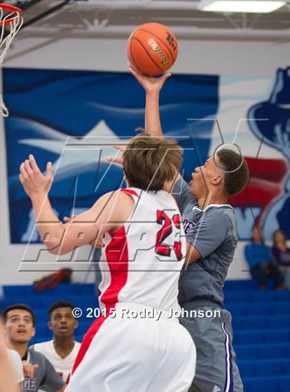 Thumbnail 3 in Ridge Point vs. Clear Brook (McDonald's Texas Invitational) photogallery.