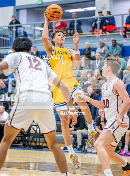 Thumbnail 2 in Orem vs. Lone Peak photogallery.