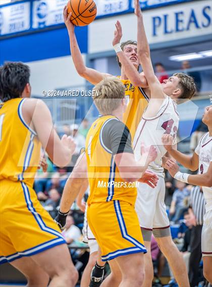Thumbnail 1 in Orem vs. Lone Peak photogallery.