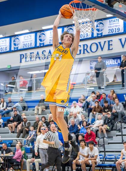 Thumbnail 2 in Orem vs. Lone Peak photogallery.