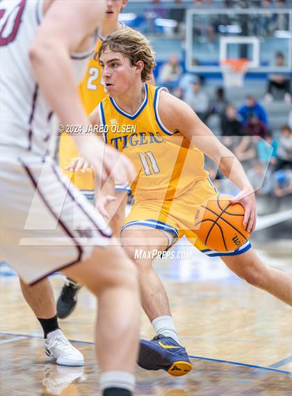 Thumbnail 2 in Orem vs. Lone Peak photogallery.