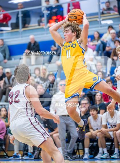 Thumbnail 3 in Orem vs. Lone Peak photogallery.