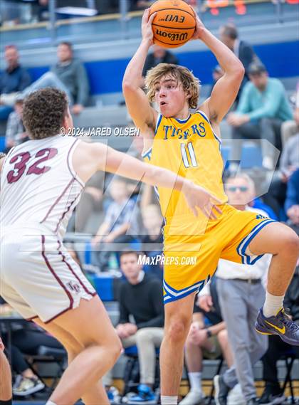 Thumbnail 1 in Orem vs. Lone Peak photogallery.