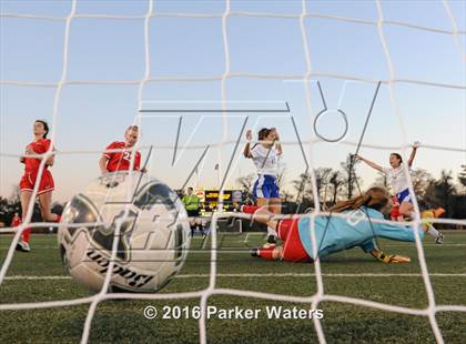Thumbnail 3 in Vandebilt Catholic vs. Academy of the Sacred Heart (LHSAA D3 Final) photogallery.