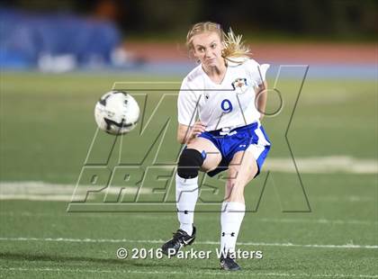 Thumbnail 3 in Vandebilt Catholic vs. Academy of the Sacred Heart (LHSAA D3 Final) photogallery.