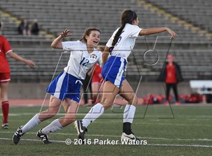 Thumbnail 3 in Vandebilt Catholic vs. Academy of the Sacred Heart (LHSAA D3 Final) photogallery.