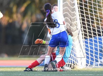 Thumbnail 3 in Vandebilt Catholic vs. Academy of the Sacred Heart (LHSAA D3 Final) photogallery.