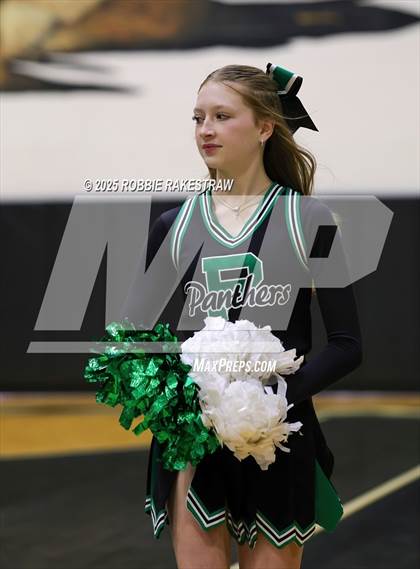 Thumbnail 1 in Paradise vs. Bells (UIL 3A D2 Regional Final Playoff) photogallery.