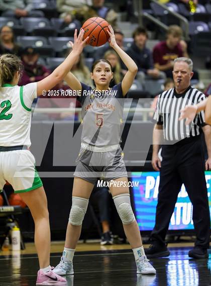 Thumbnail 2 in Paradise vs. Bells (UIL 3A D2 Regional Final Playoff) photogallery.