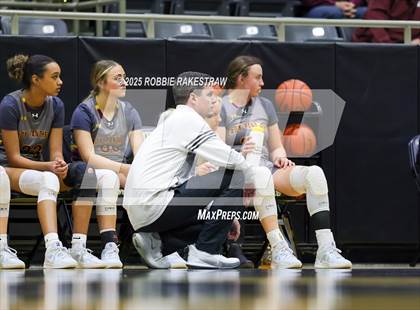 Thumbnail 2 in Paradise vs. Bells (UIL 3A D2 Regional Final Playoff) photogallery.
