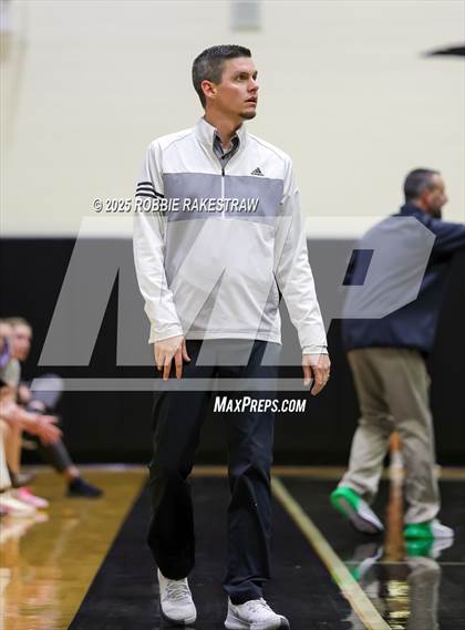 Thumbnail 2 in Paradise vs. Bells (UIL 3A D2 Regional Final Playoff) photogallery.