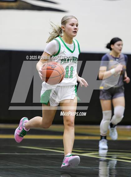 Thumbnail 2 in Paradise vs. Bells (UIL 3A D2 Regional Final Playoff) photogallery.