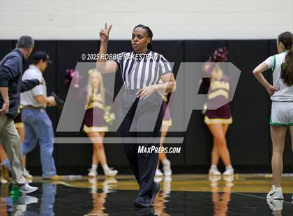 Thumbnail 2 in Paradise vs. Bells (UIL 3A D2 Regional Final Playoff) photogallery.