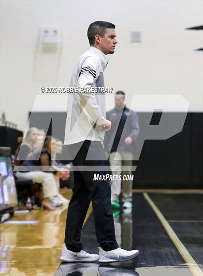 Thumbnail 2 in Paradise vs. Bells (UIL 3A D2 Regional Final Playoff) photogallery.