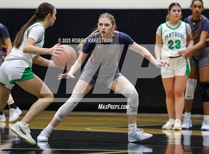 Thumbnail 3 in Paradise vs. Bells (UIL 3A D2 Regional Final Playoff) photogallery.