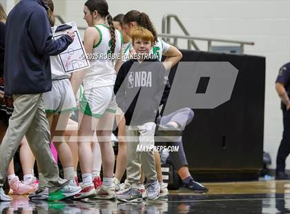 Thumbnail 2 in Paradise vs. Bells (UIL 3A D2 Regional Final Playoff) photogallery.