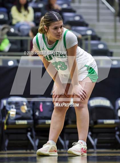 Thumbnail 1 in Paradise vs. Bells (UIL 3A D2 Regional Final Playoff) photogallery.