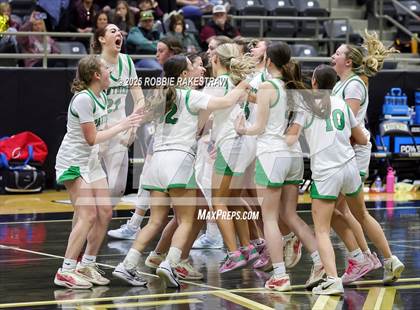 Thumbnail 3 in Paradise vs. Bells (UIL 3A D2 Regional Final Playoff) photogallery.