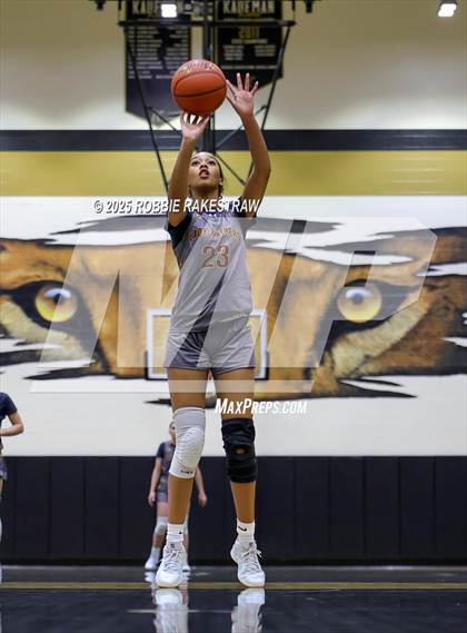 Thumbnail 2 in Paradise vs. Bells (UIL 3A D2 Regional Final Playoff) photogallery.