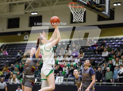 Thumbnail 2 in Paradise vs. Bells (UIL 3A D2 Regional Final Playoff) photogallery.