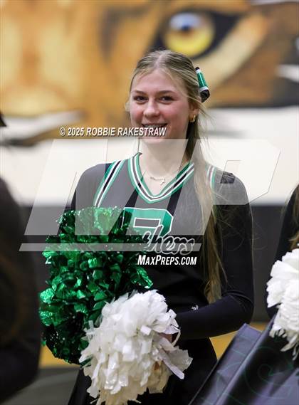 Thumbnail 1 in Paradise vs. Bells (UIL 3A D2 Regional Final Playoff) photogallery.