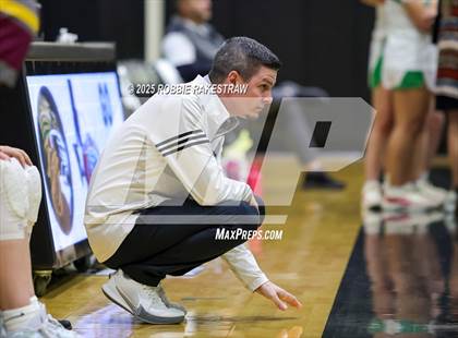Thumbnail 1 in Paradise vs. Bells (UIL 3A D2 Regional Final Playoff) photogallery.