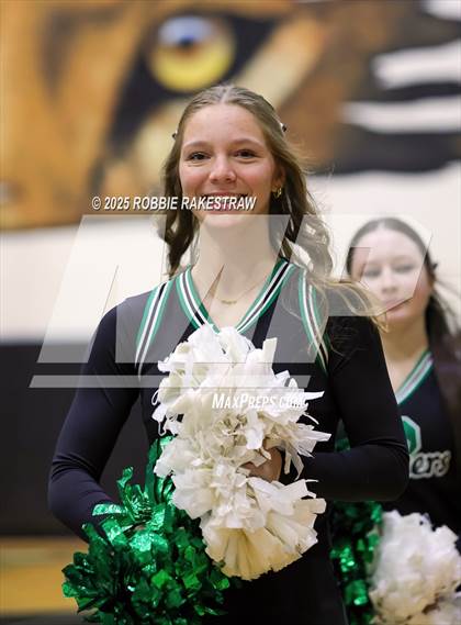 Thumbnail 3 in Paradise vs. Bells (UIL 3A D2 Regional Final Playoff) photogallery.