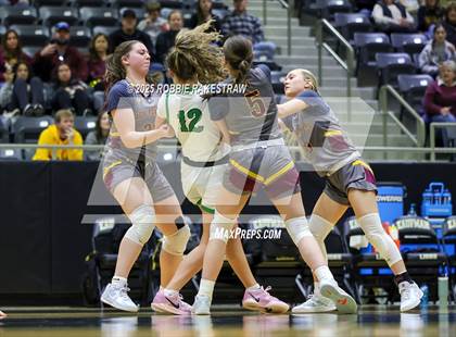 Thumbnail 3 in Paradise vs. Bells (UIL 3A D2 Regional Final Playoff) photogallery.