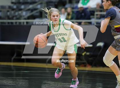 Thumbnail 2 in Paradise vs. Bells (UIL 3A D2 Regional Final Playoff) photogallery.
