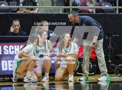 Thumbnail 1 in Paradise vs. Bells (UIL 3A D2 Regional Final Playoff) photogallery.