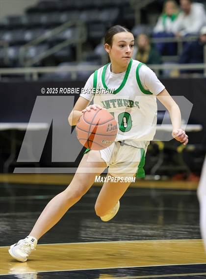 Thumbnail 2 in Paradise vs. Bells (UIL 3A D2 Regional Final Playoff) photogallery.