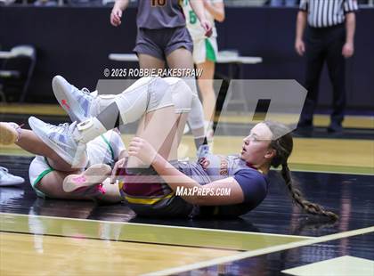 Thumbnail 3 in Paradise vs. Bells (UIL 3A D2 Regional Final Playoff) photogallery.