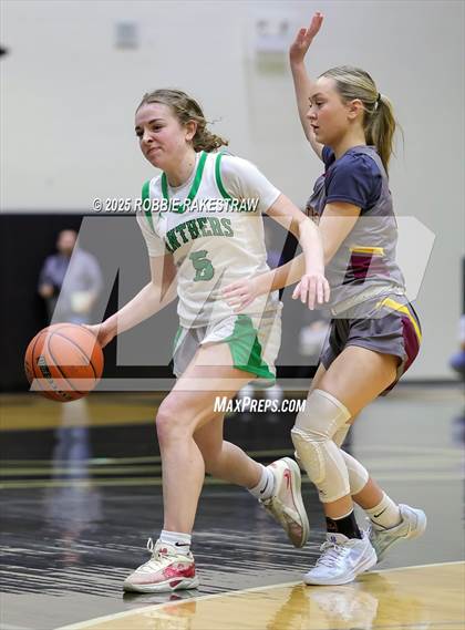 Thumbnail 3 in Paradise vs. Bells (UIL 3A D2 Regional Final Playoff) photogallery.