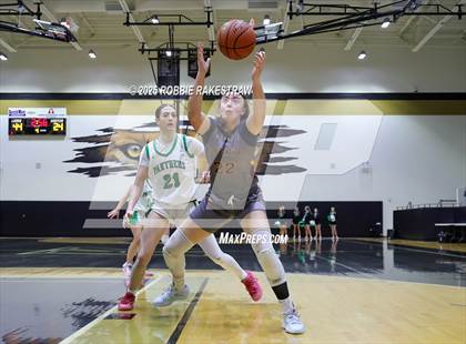 Thumbnail 3 in Paradise vs. Bells (UIL 3A D2 Regional Final Playoff) photogallery.