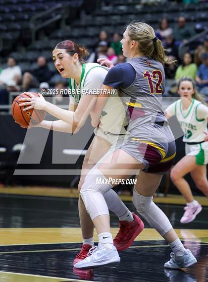 Thumbnail 1 in Paradise vs. Bells (UIL 3A D2 Regional Final Playoff) photogallery.