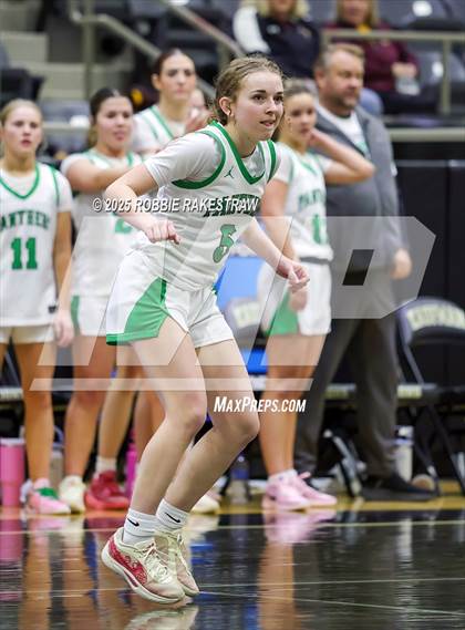 Thumbnail 3 in Paradise vs. Bells (UIL 3A D2 Regional Final Playoff) photogallery.