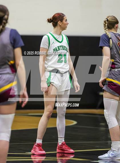 Thumbnail 2 in Paradise vs. Bells (UIL 3A D2 Regional Final Playoff) photogallery.