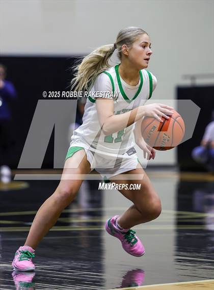 Thumbnail 2 in Paradise vs. Bells (UIL 3A D2 Regional Final Playoff) photogallery.